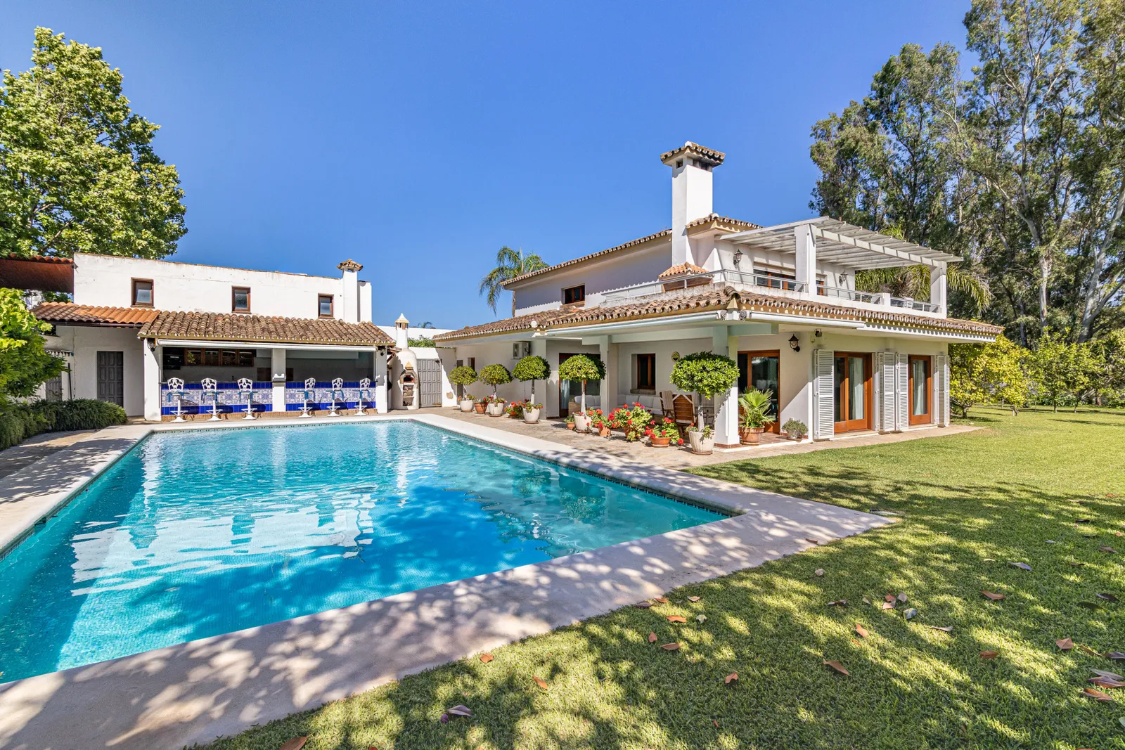 Villa in Estepona East — 1