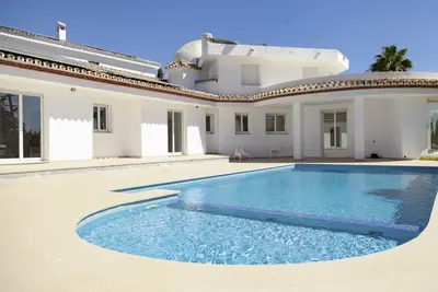 Villa in Estepona East — 2